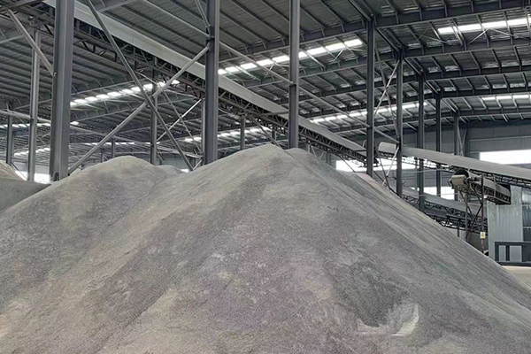 新鋪瀝青混合料面層異?，F(xiàn)象與防治措施